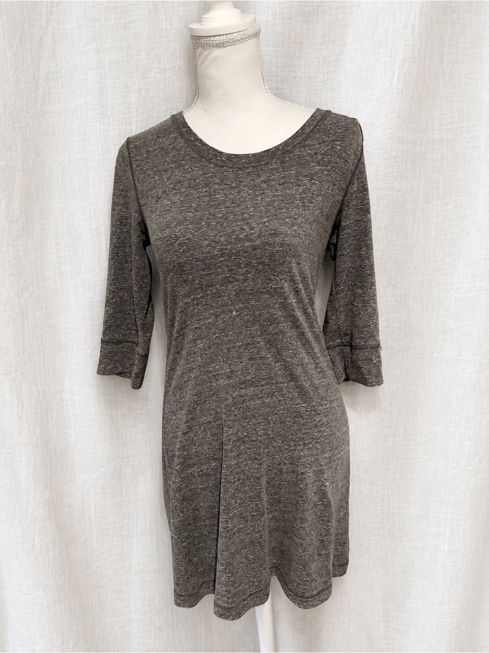 Women's Gray Three-Quarter Sleeve Knit Dress